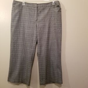 💎 Lane Bryant Plaid Capri Dress Pants